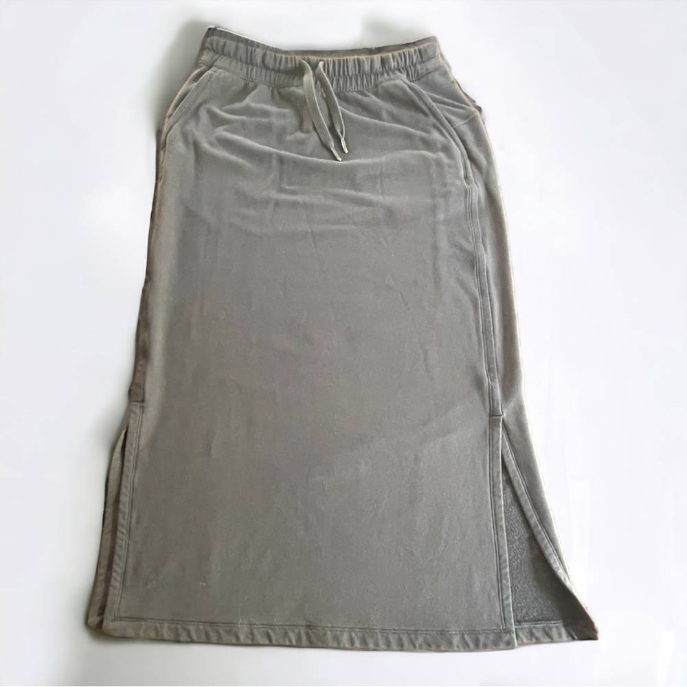 Lululemon Softstreme Bound to Bliss Skirt in Graphite Gray Size:8